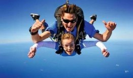 娱乐吃瓜酱跳伞视频下载,高清视频瞬间走红网络