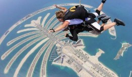 娱乐吃瓜酱跳伞视频下载,高清视频瞬间走红网络